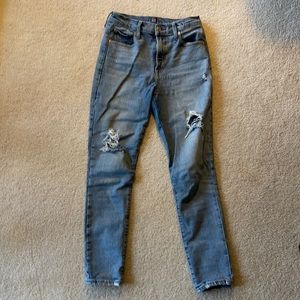 Women’s Gap high wasted skinny jeans.
